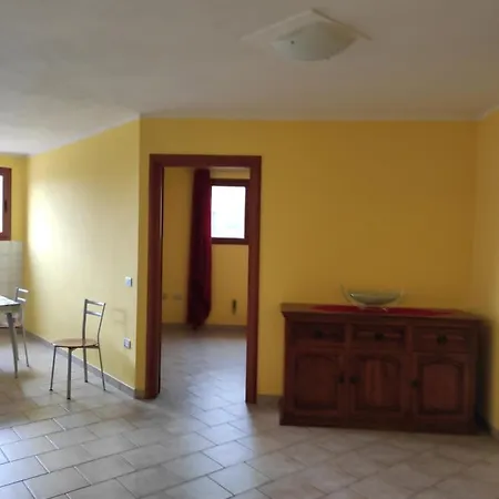Alexandra Apartment *